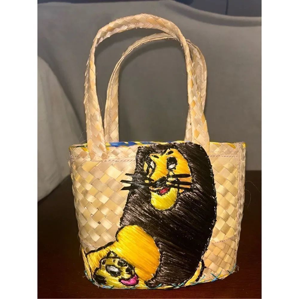 Handwoven The Lion king straw purse